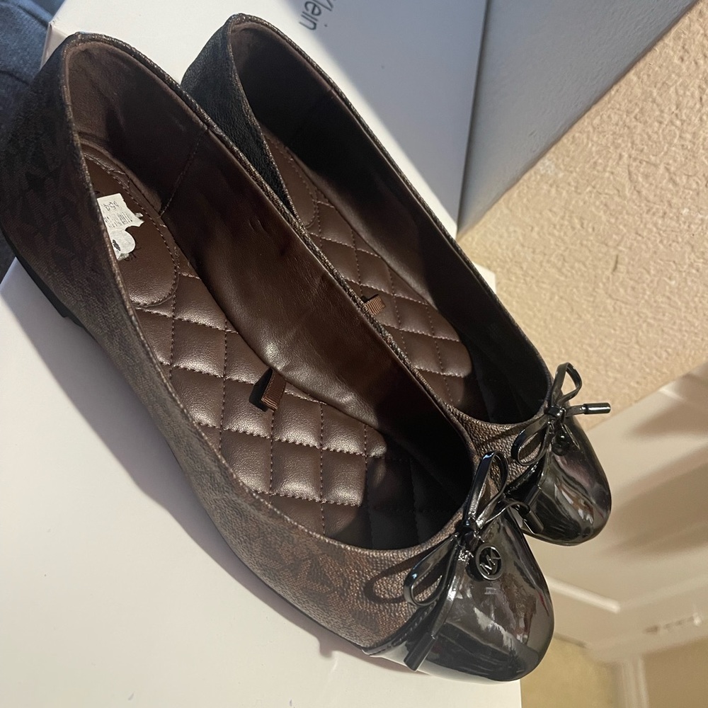 Michael kors flats